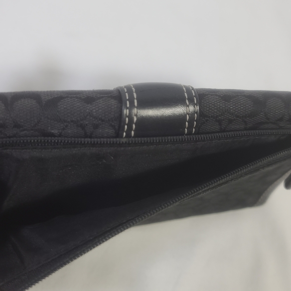 Coach Hampton Signature Black Buckle Wallet - Picture 10 of 14